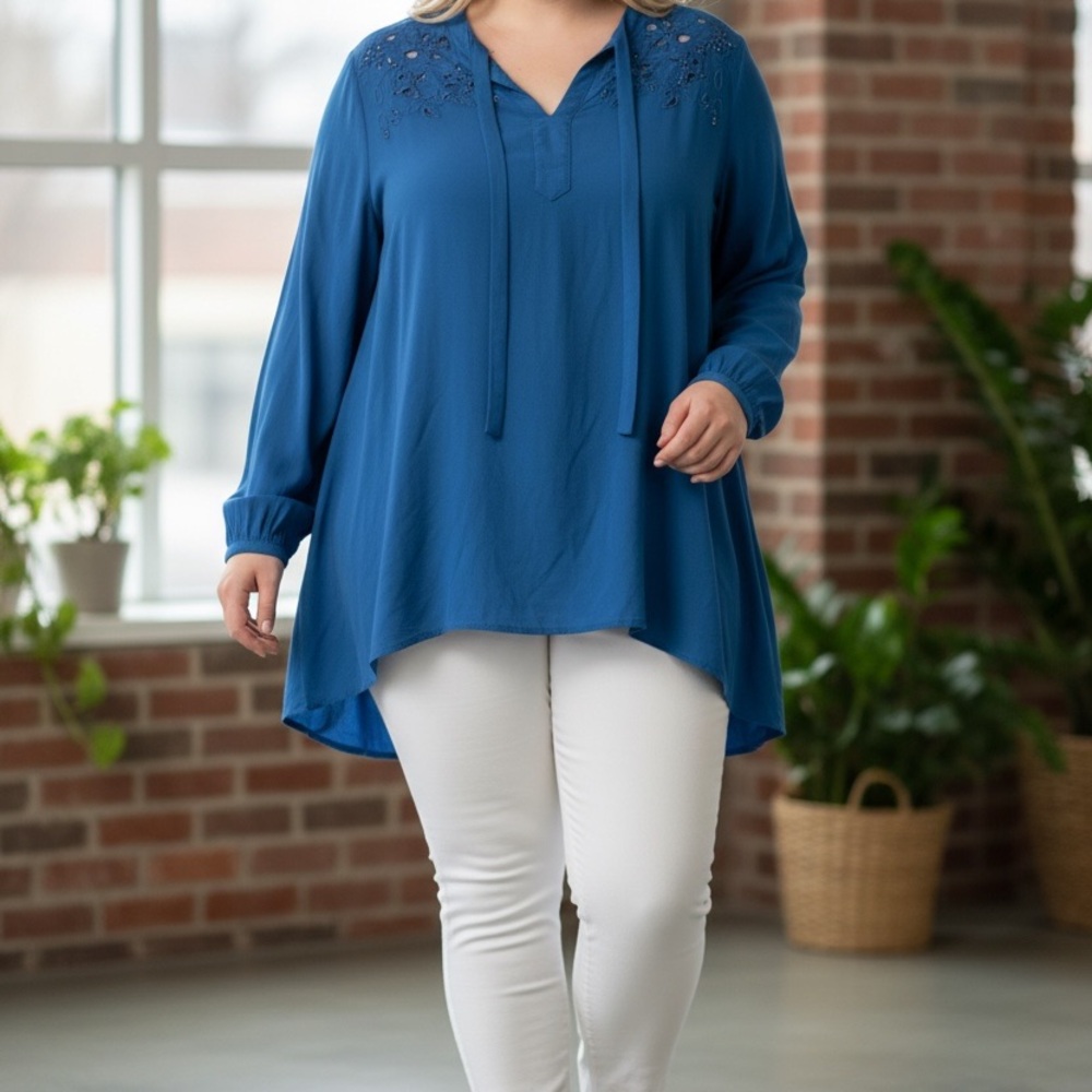 Torrid Blue Embroidered Hankie Hem Blouse | Size 2X (18/20)